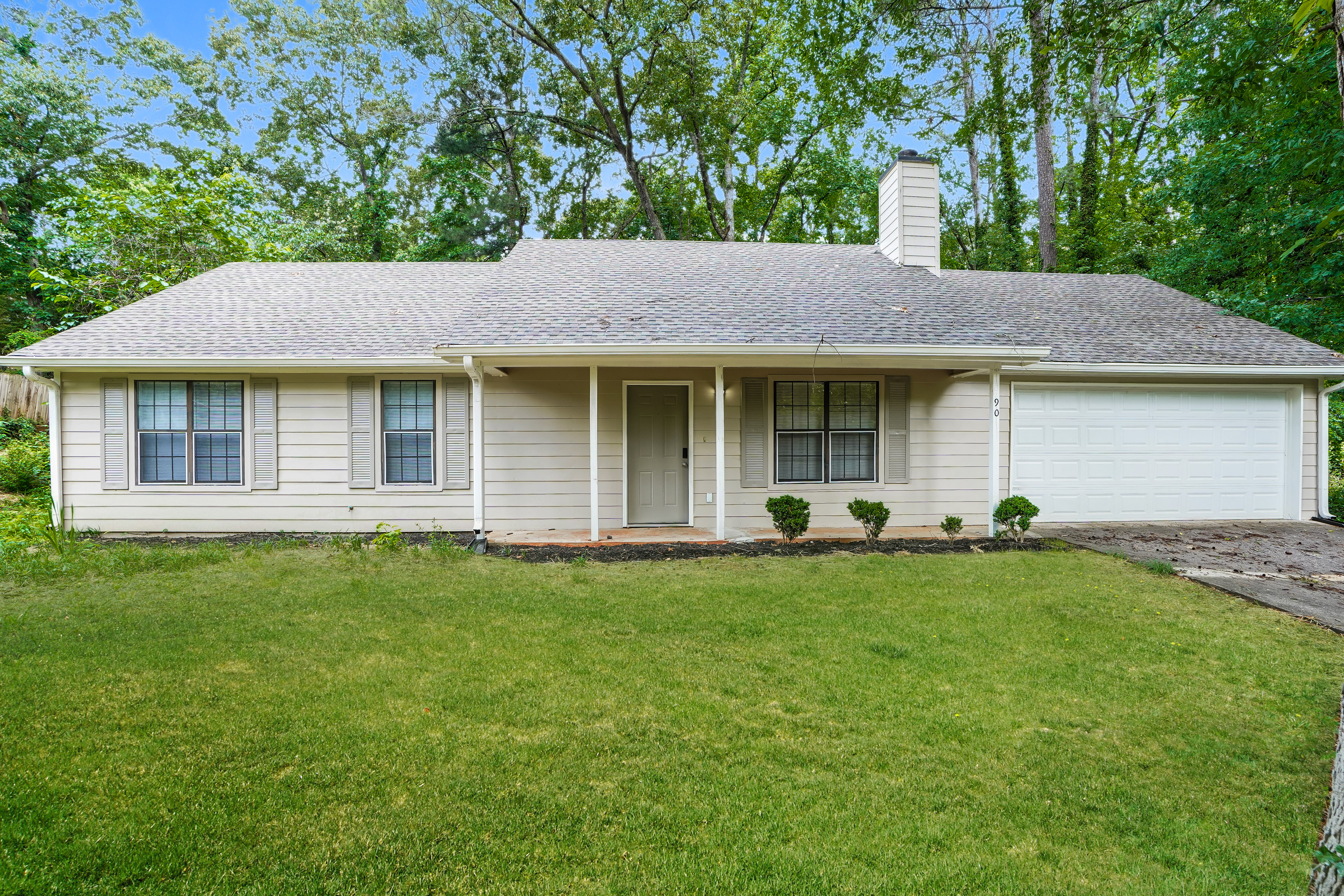 90 Thomas Trl Covington, GA 30016